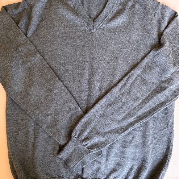 Used Mens Medium Grey Sweater - Picture 4 of 4